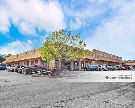 Cherry Creek Plaza - Austin