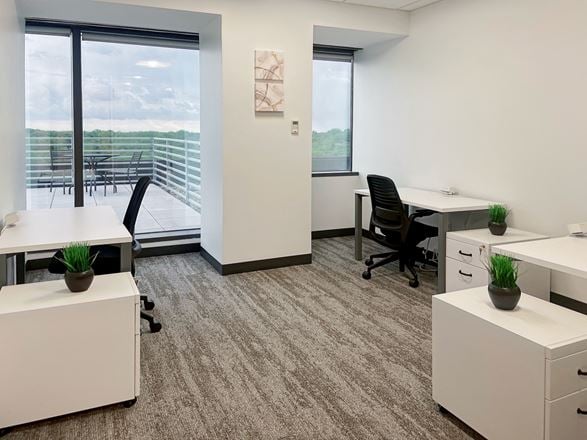 Regus - Westmont - Oakmont Plaza Drive