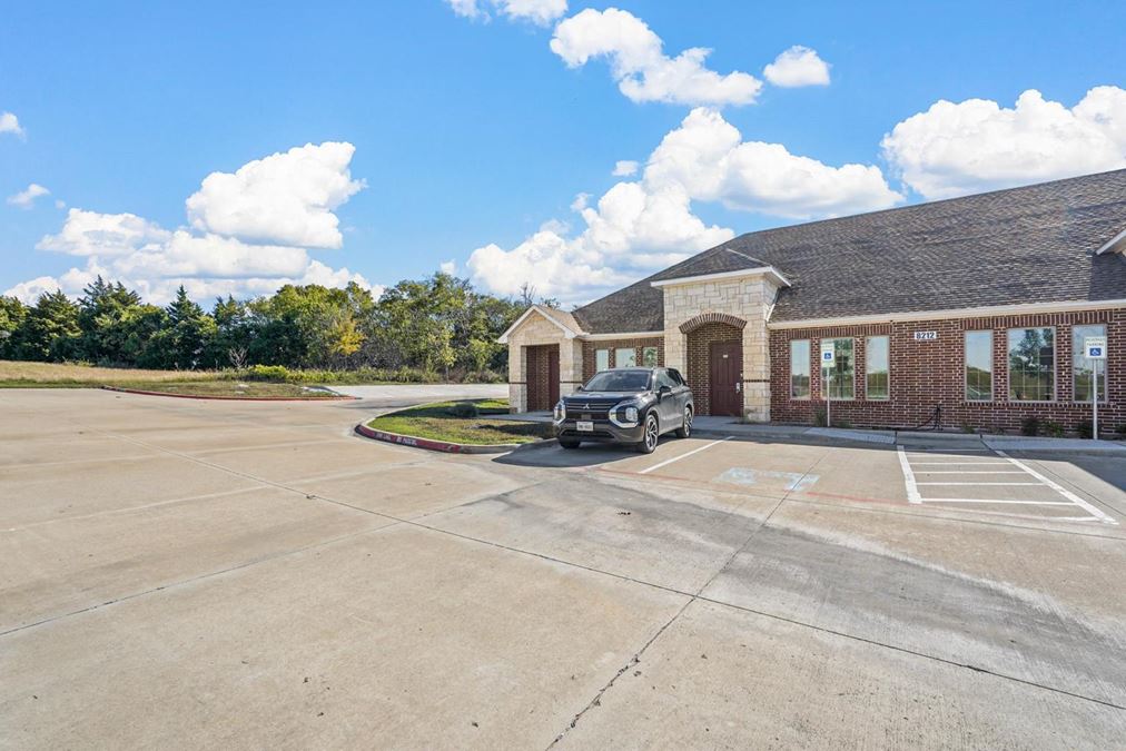 ±2,250 SF Office for Lease in Rowlett, TX