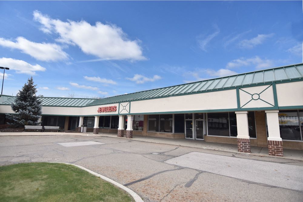 Great Oaks Shopping Center Lease