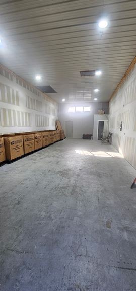 Flex Space with Outdoor Storage Available For Lease