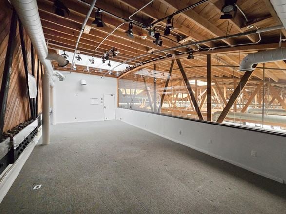 Lindblade Media Center