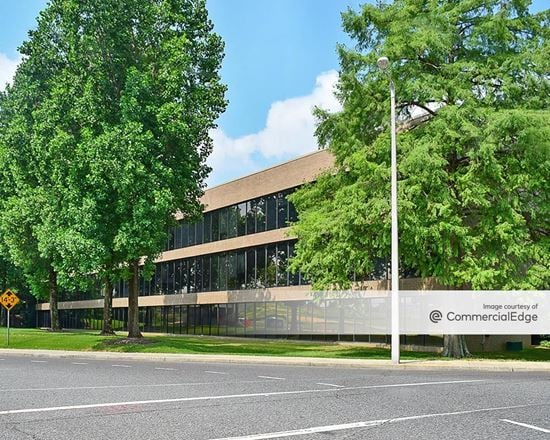 Ridgeway Center - 5900 Poplar Avenue, 5865 & 5885 Ridgeway Center Pkwy