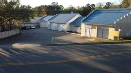 2490 Centerville Rd 
