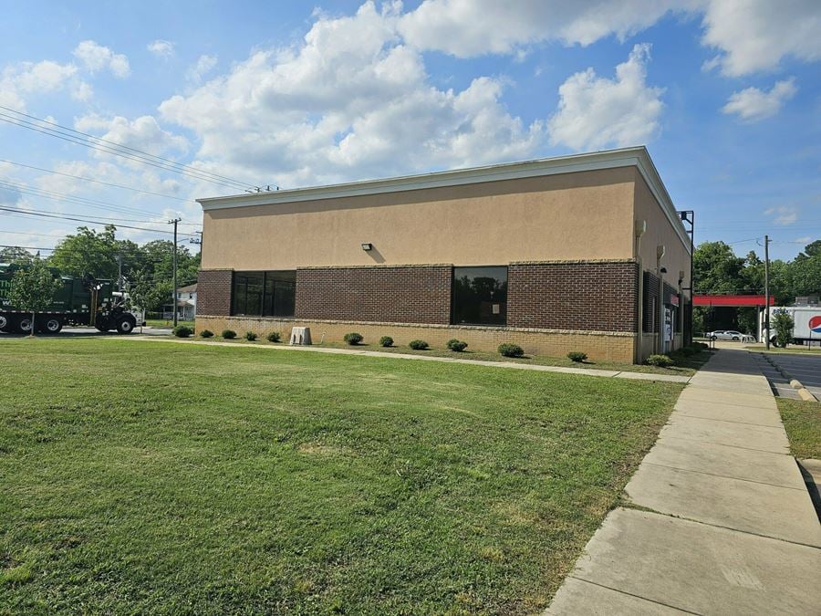 3-Bay Strip Center on Gillespie St