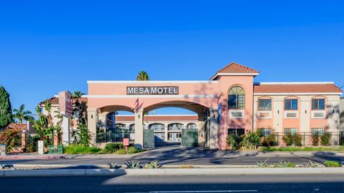 2205 Harbor Blvd - Costa Mesa, CA