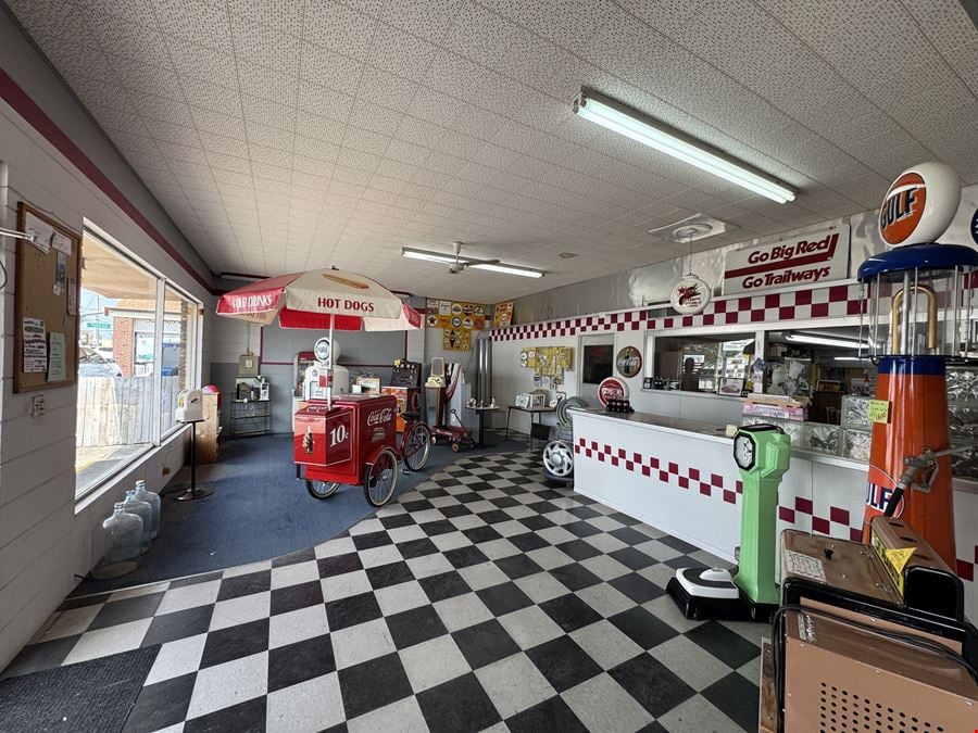 Retail & Showroom - Cocoa Village
