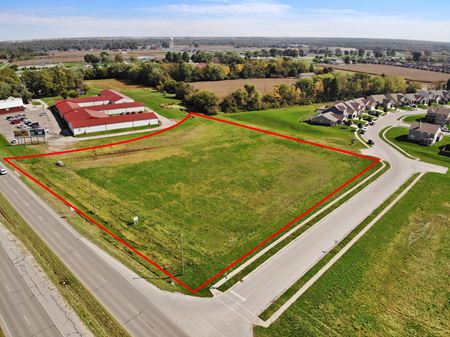 Retail space for Sale at Corner of US HWY 40 and Ventura Blvd in Plainfield