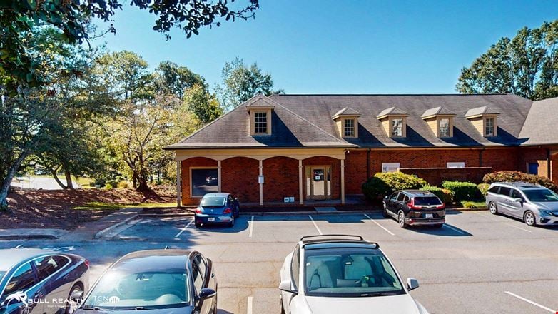Move-In Ready ±1,200 SF Medical Office Suite For Lease