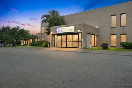 Office space for Rent at 890 S Garfield Avenue in Libertyville