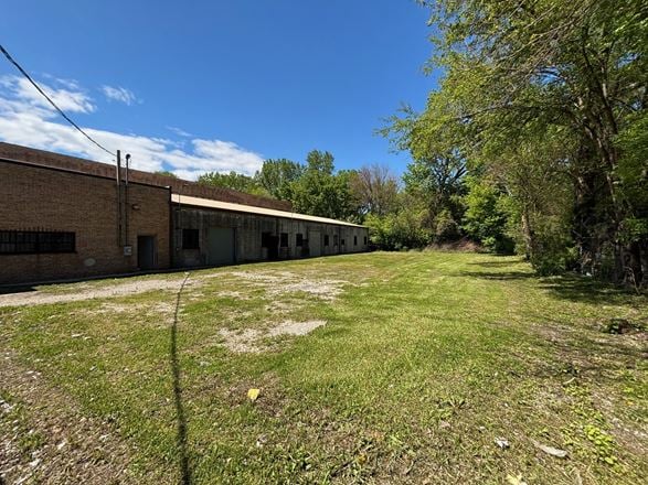 834 W. 49th Place