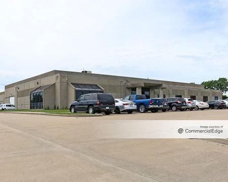 Industrial space for Rent at 1377 South Hamilton Circle in Olathe