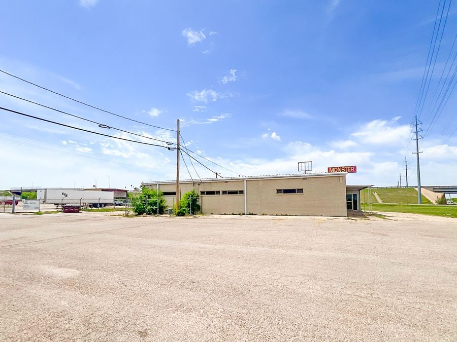 2601 E HWY 80, Bldg. A