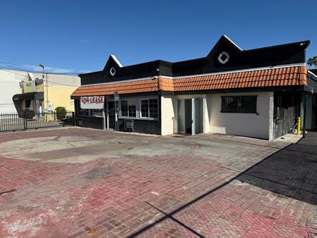 Retail space for Rent at 6726 Reseda Boulevard in Los Angeles