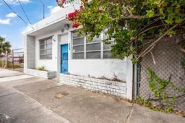 775 NW 21 St Miami FL 33127
