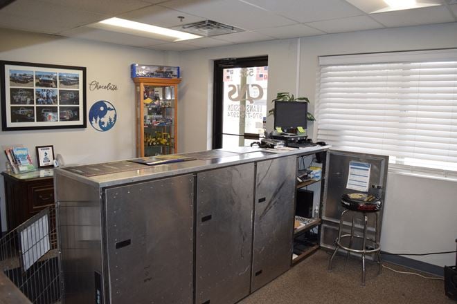 4,369 SF Warehouse condos for sale - great owner/user with existing income opportunity