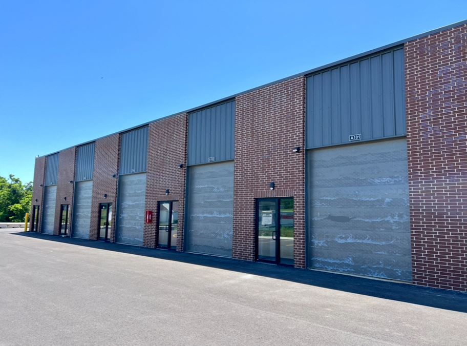 +/- 1,000 SF Warehouse Space