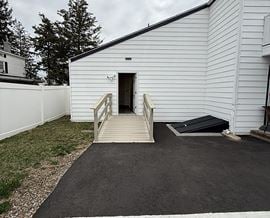 ±2,000 SF Medical/Retail/Office Space For Lease
