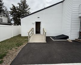 ±2,000 SF Medical/Retail/Office Space For Lease