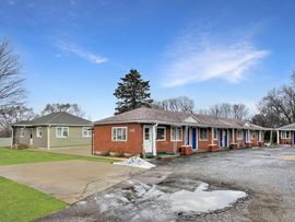 Budget Motel and Car Wash Belvidere
