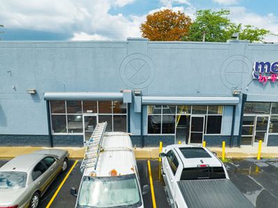 Gratiot Square Plaza