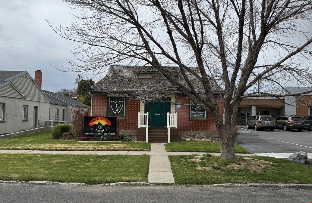 241 4th Ave N