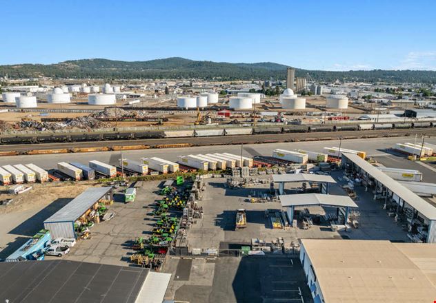 Multi-Tenant Industrial/Retail Investment Opportunity