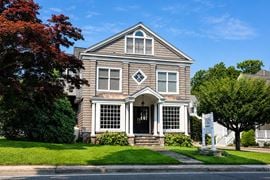 609 Main St