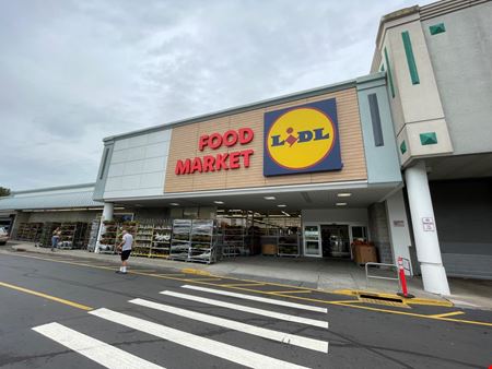 Retail space for Rent at 255-01 Union Turnpike Queens in Glen Oaks