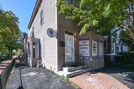 400 8th St NE
