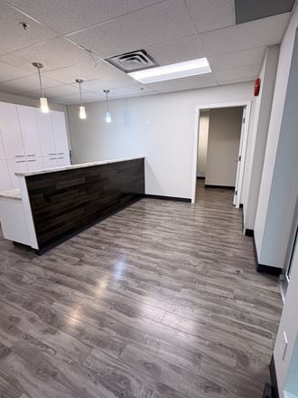 852 Fort Street (214)
