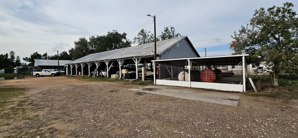 12,450 SF Commercial Property | Office, Garages & Pole Barns | Winter Haven