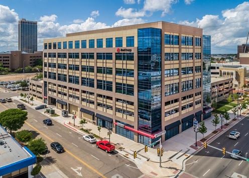 790 N Buchanan St