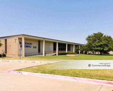 Industrial space for Rent at 313 N Great Southwest Pky in Arlington