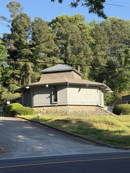 Office space for Sale at 522 NE South Enota Dr in Gainesville