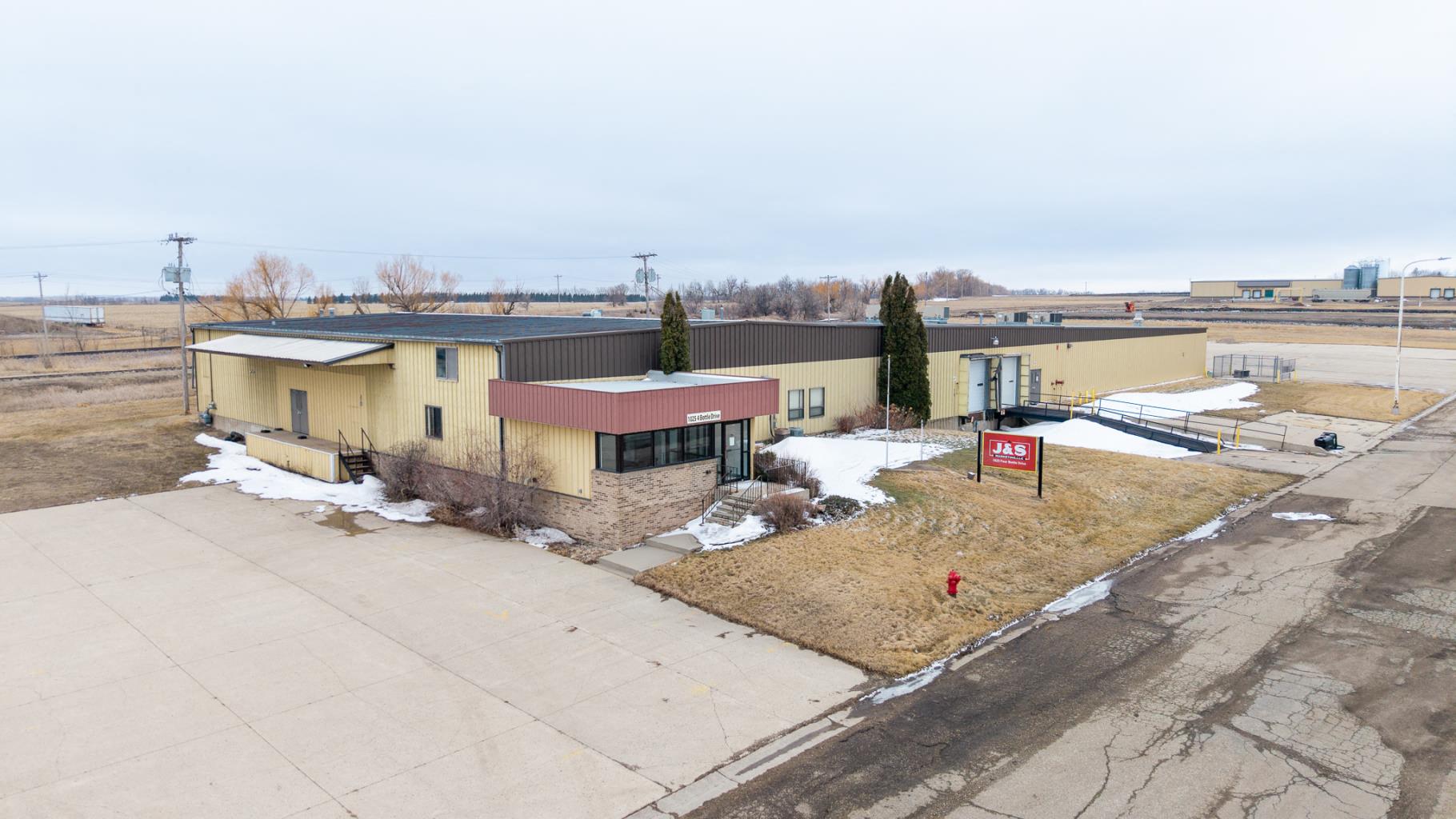 1025 4 Bottle Dr, Valley City, ND 58072