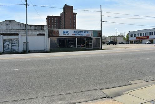 432 Bibb St. - 3,696 SF Retail Storefront w/ Parking