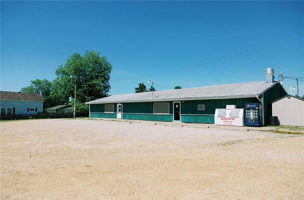 ±3,744 SF Freestanding Commercial Building on 1.08 acres