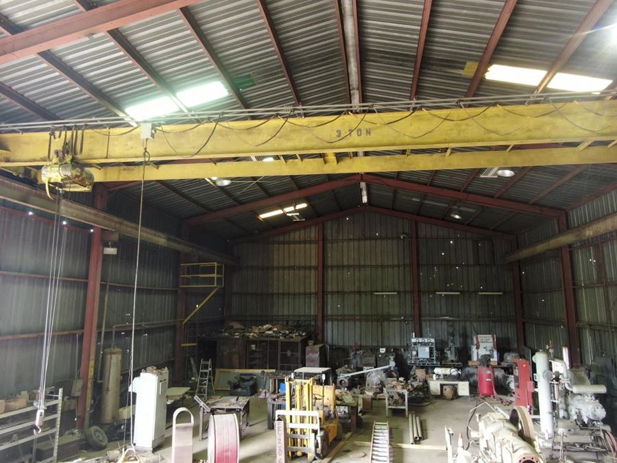 Warehouse with 3-ton crane and yard