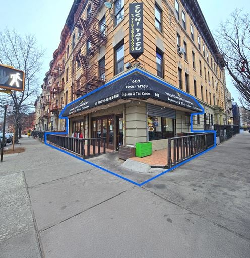 1,600 SF | 609 Franklin Avenue | High-Visibility Corner Restaurant Space + 1,950 SF Lower Level for Lease