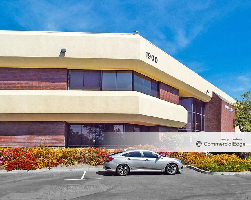 Towne Professional Center 1900 Royalty Drive, Pomona, CA