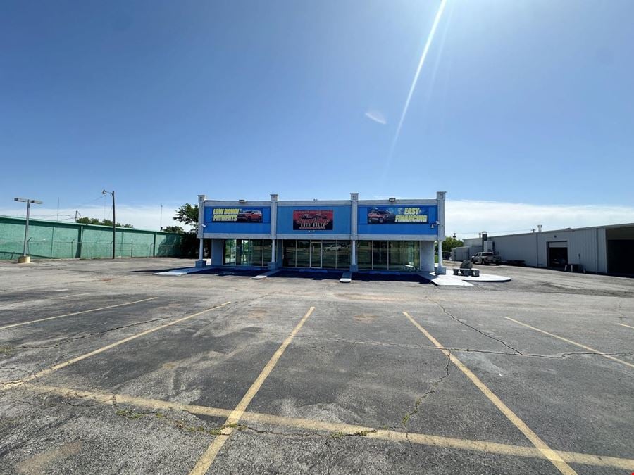 6910 N Broadway Ext