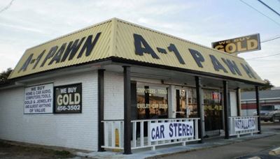 Prime retail location on Navy Boulevard, 1/3 mile north of Wal-Mart