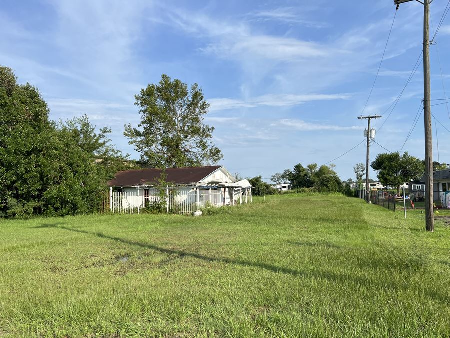 2531 S Bypass 35, Alvin- Comm Tear-Down or Prop Rehab Opportunity