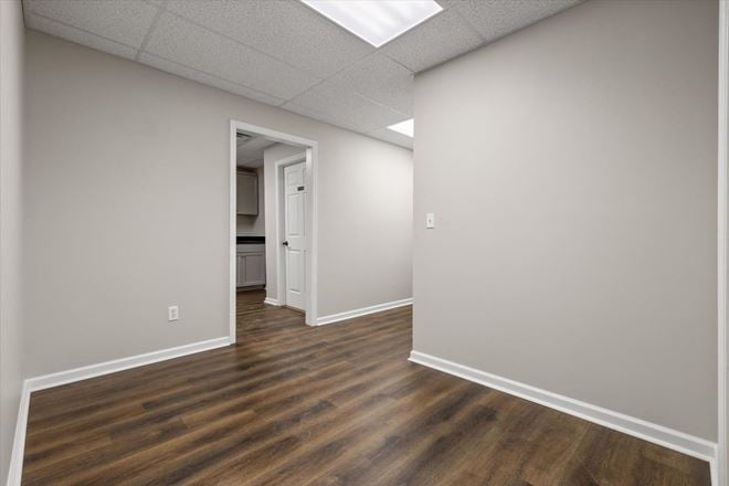 2 Executive Suites 