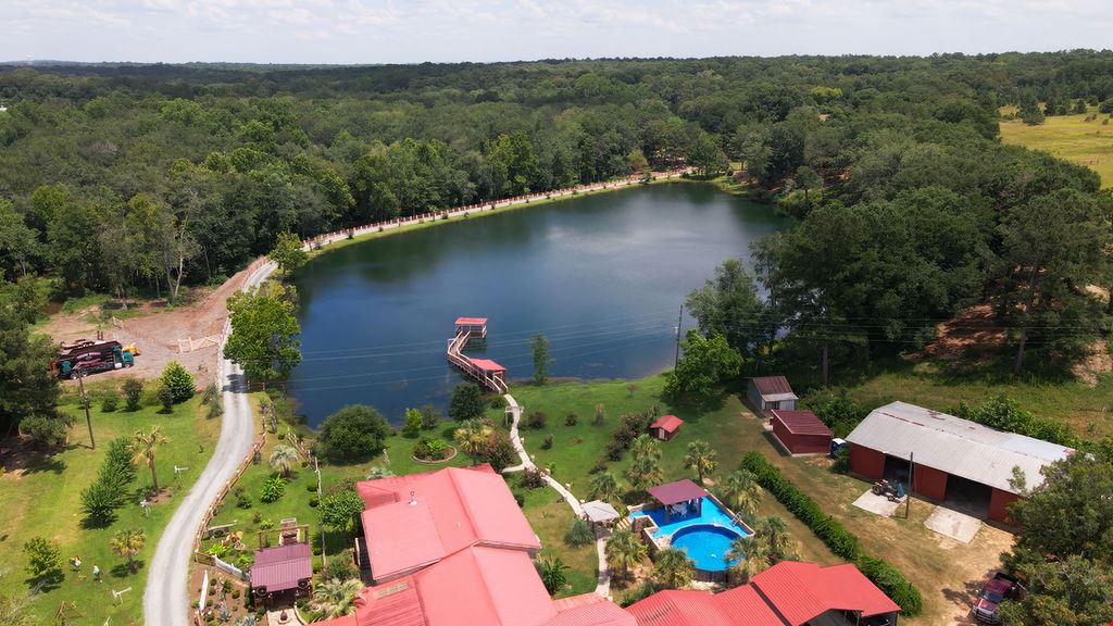 2327 US Highway 41 N