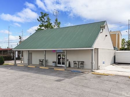 Retail space for Sale at 2303 Hickory Ave in River Ridge