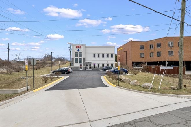 Retail space for lease with 31,000 VPD Visibility