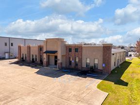 Updated Office with I-10 Frontage & Signage Potential