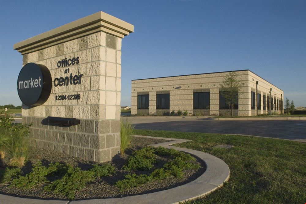 OFFICES AT MARKET CENTER
